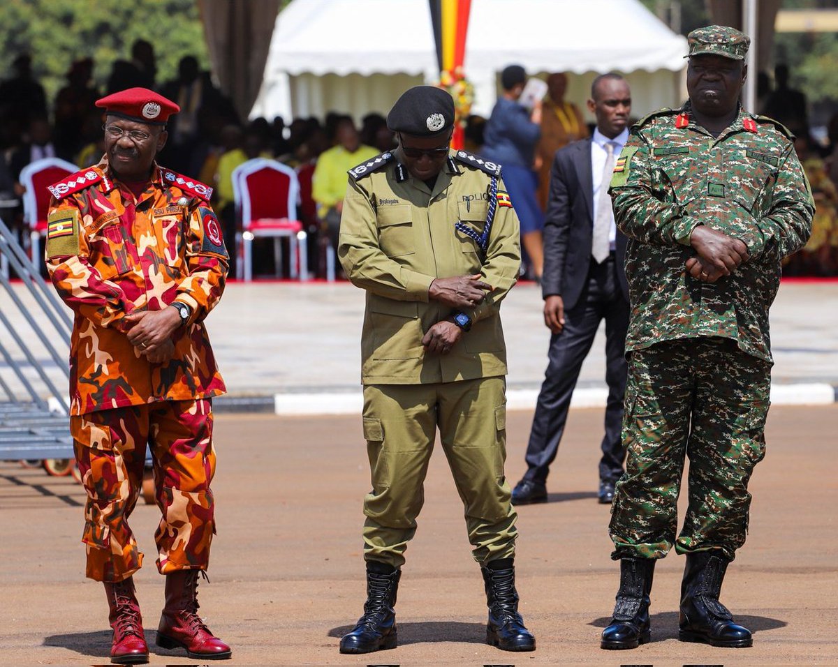 Trill~Ug๐บ๐ฌ๐ ๏ธ๐จ๐บ๐ ๏ธ๐ท๐บ (@trilluganda) on Twitter photo ๐ธ
Lt.Gen.Sam Okiding,Deputy Chief of Defence Forces ,IGP Abas Byakagaba <a href="/igp_ug1/">ABAS BYAKAGABA</a> Commissioner General of Prisons Can. Dr. Johnson Byabashaija <a href="/jbyabs/">Johnson Byabashaija</a> at kololo Independence grounds #UgandaAt63 ๐ธ
Lt.Gen.Sam Okiding,Deputy Chief of Defence Forces ,IGP Abas Byakagaba <a href="/igp_ug1/">ABAS BYAKAGABA</a> Commissioner General of Prisons Can. Dr. Johnson Byabashaija <a href="/jbyabs/">Johnson Byabashaija</a> at kololo Independence grounds #UgandaAt63