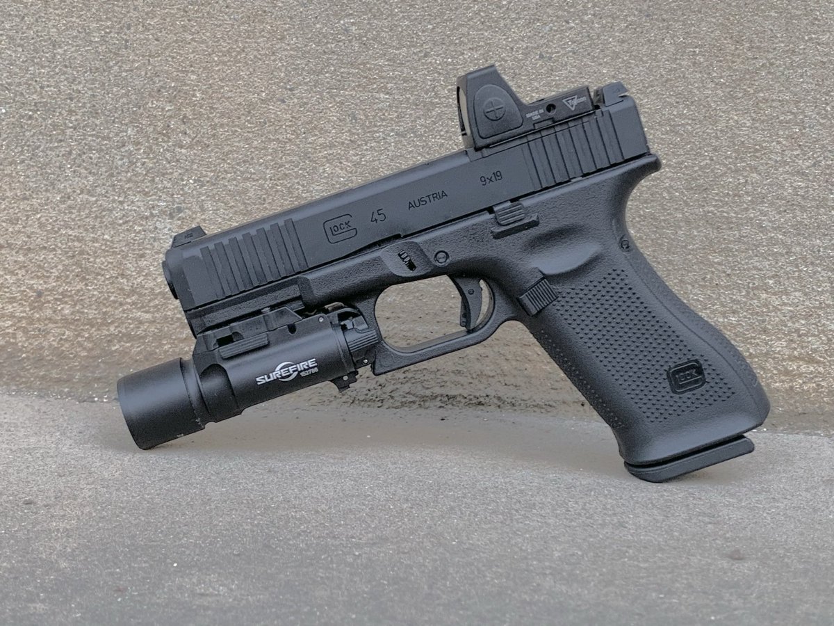 yamamoto_glock's tweet photo. 過去のグロック見直してみたけど、ノーマルに近い見た目が多めだな😱もっとゴテゴテしたの組みたい
#グロック https://t.co/XXp5QjVL2W