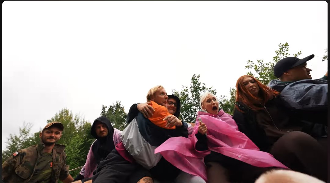 Specialek tweet media