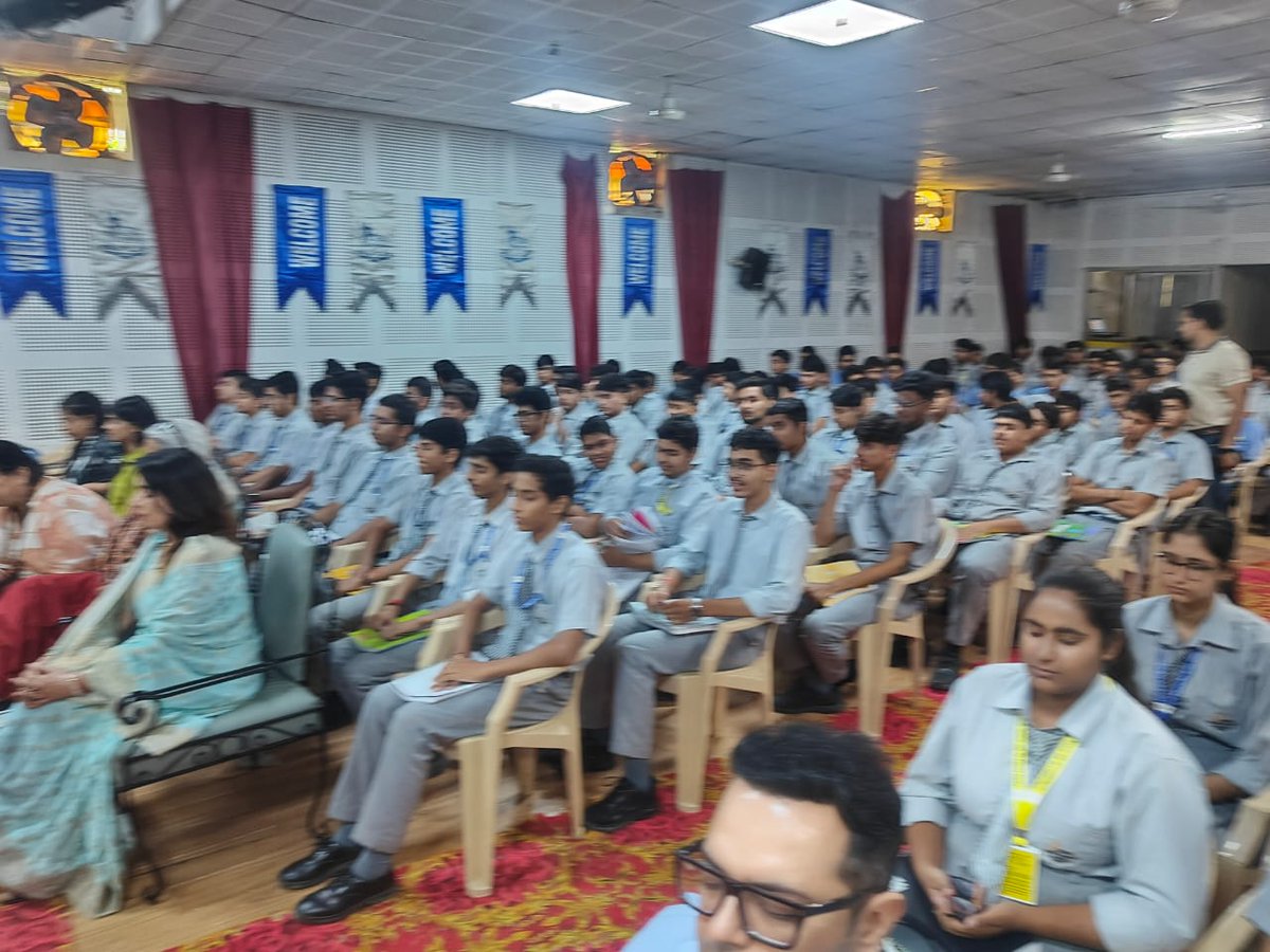 paayal_dr's tweet image. Encouraging #mindful use of technology is crucial in today&apos;s digital age, thanks to @CUHofficial for encouraging me to be part of the cause with #timesofindia  &amp;amp; Little Angels Sr Sec School, Sonipat.
 #MindfulTech #UnplugAndRecharge @timesofindia