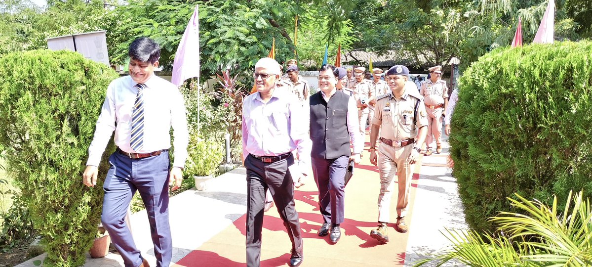 On 09.10.2025, a State Level Joint Coordination Committee Meeting was organized by the NCB, Gorakhpur 
The meeting was chaired by Sh. M. A Jain, ADG, Gorakhpur, and Sh. A. P Tiwari, DDG (NR), NCB. 
*Coordination with enforcement agencies for prompt action against drug trafficking