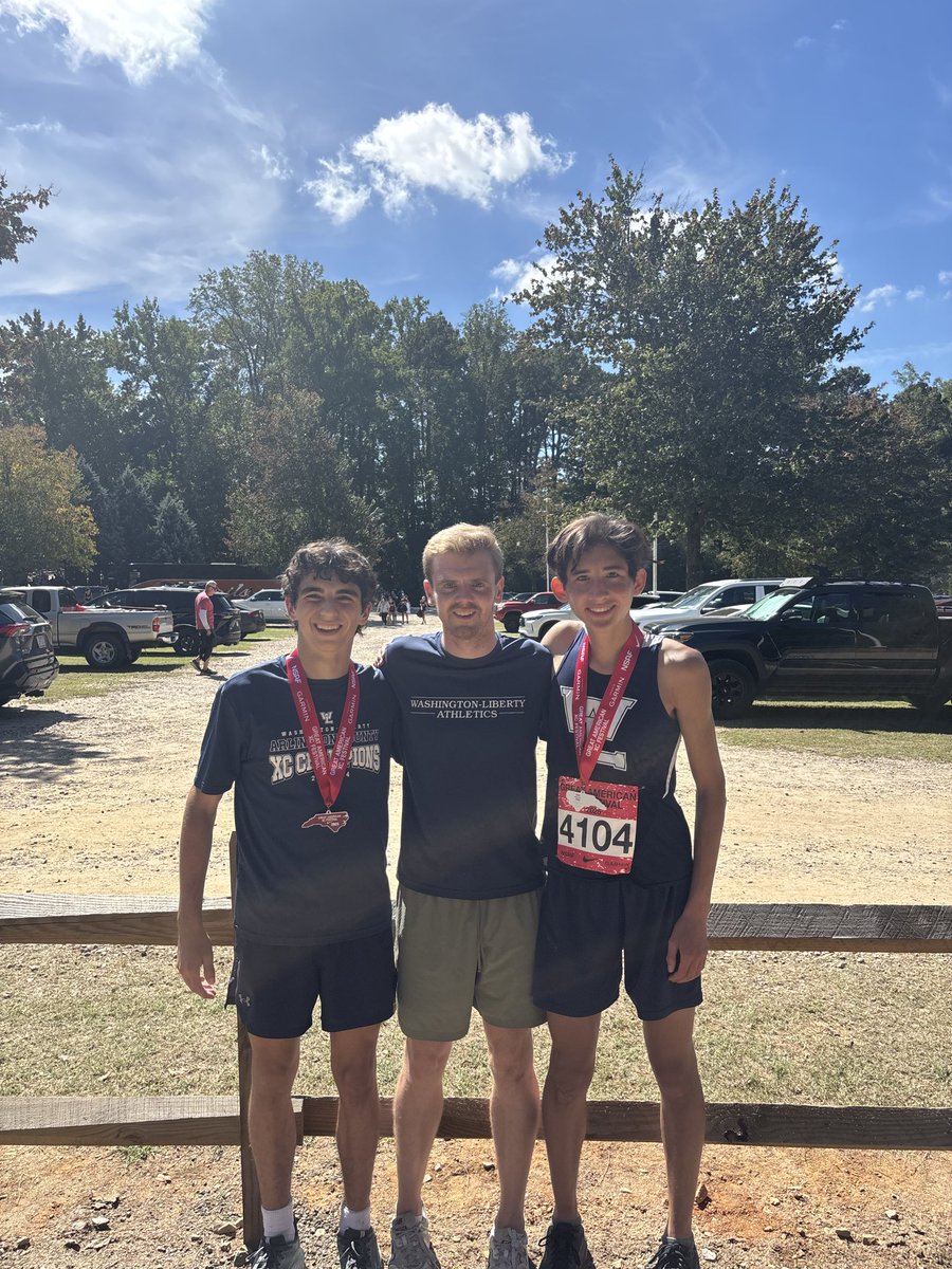 Boys team took 7th among 50 teams in their division at the Great American XC Festival in North Carolina. Morgan and Alex were top-20 medalists!