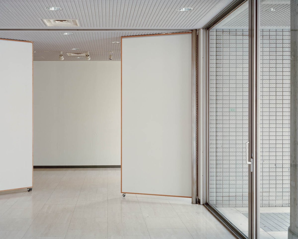 現在、建築会館にて開催中の「あとち」展に関連し、明後日11日（土）の17時からトークイベント、18時から映像作品のスクリーニングをおこないます。　

予約・参加料ともに不要ですので、ふらりとご参加いただければ幸いです。

詳細は下記にてご確認ください。
bunka.aij.or.jp/events/25exhib…