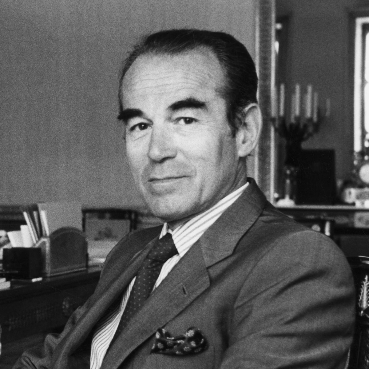 L’entrée de Robert Badinter au Panthéon nous rappelle la grandeur et la dignité en politique : l’engagement pour la justice et les droits humains, guidé par le courage et l’humanisme.

La profanation de sa tombe est une honte qui heurte les valeurs de notre République.