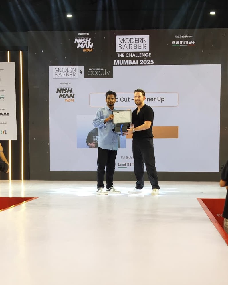 Congratulations to Kunal Raut, Runner Up in Fade Cut at the Modern Barber Challenge, showcasing skill and style that stand out with every fade.

#professionals #barber #mumbaiexpo #event #professionalbeautyevent #beautyexpo #runnerup #modernbarber #styling