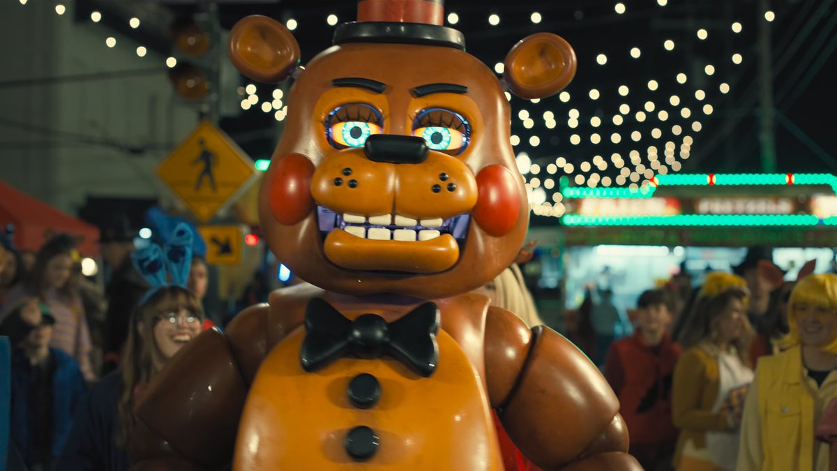 Freddys_Brasil's tweet image. 🚨 É AGORA QUE A COISA FICA REAL!

um NOVO TRAILER de FIVE NIGHTS AT FREDDY’S 2 acaba de ser classificado oficialmente pela BBFC no Reino Unido, selo “12A”, com 2 minutos e 17 segundos! 👀

Ou seja... tá tudo pronto. E com o BlumFest rolando AMANHÃ, algo grande vem aí. 🔥
Fonte:…