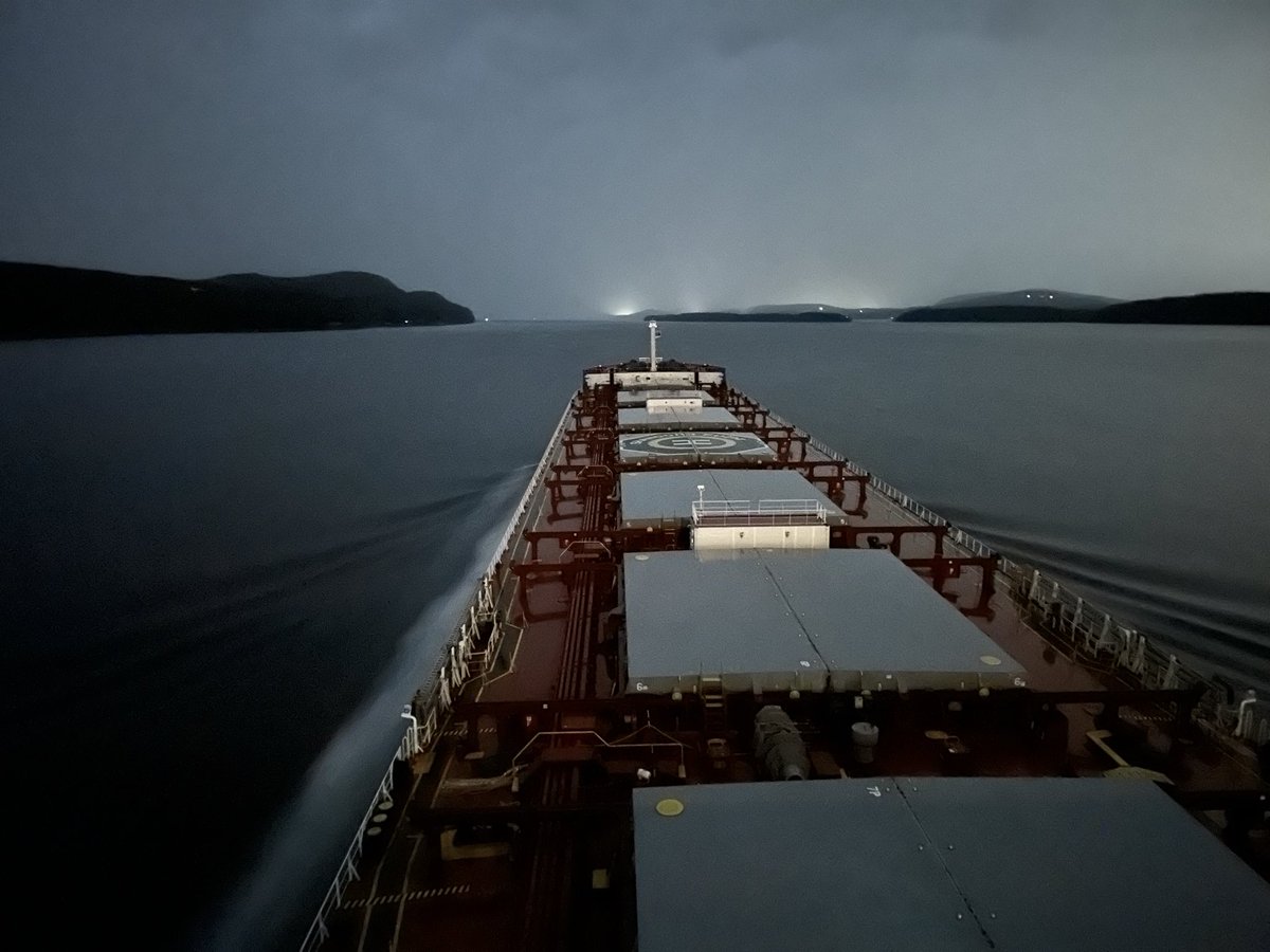 dbwillows's tweet image. 0400 — Pilot aboard in a gentle drizzle off Ladysmith. Anchor aweigh, engines turning ahead as Shandon Fu Zhi steadies on course for @PortVancouver. Night folds into grey light, the coast quiet but alive beneath the rain. ⚓️🌧 #maritime #pilotage #BCCoast.