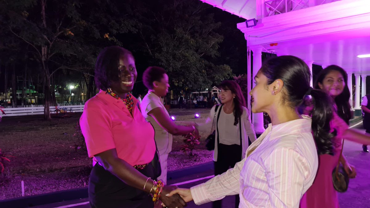 kimevadickson's tweet photo. 🎀I joined the First Lady H.E. Arya Ali as she welcomed the diplomatic community to the State House for the PINK lighting up to mark the launch of #CancerAwarenessMonth.
#Guyana #EarlyDetectionSavesLives https://t.co/NDSNcpMDKw
