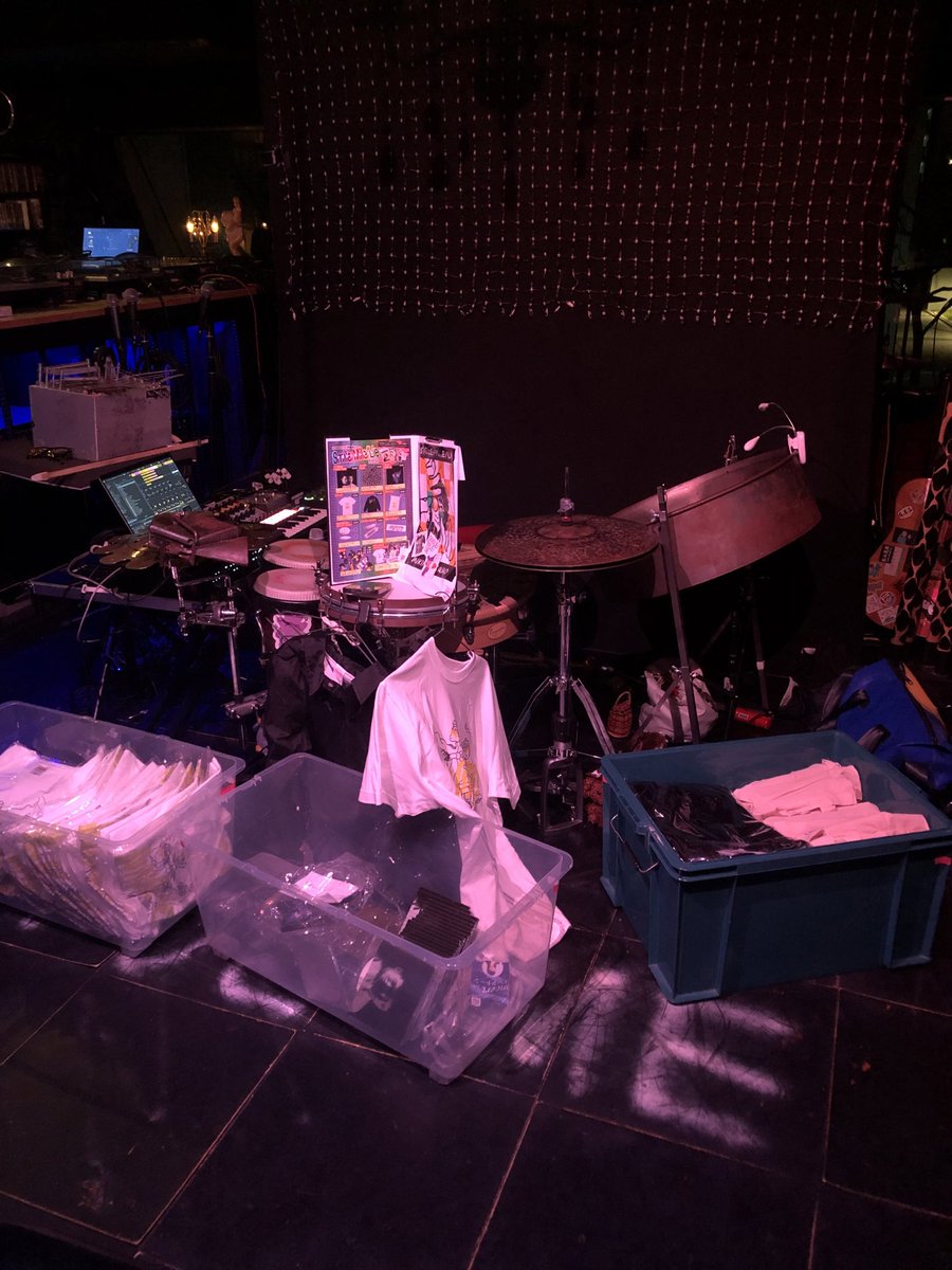 joe_ydm's tweet photo. あかんこれは凡人には酒なしではついていけないやつ、と思って慌てて3杯も飲んじゃったよね。おかげで束の間、壁を超越させてもらった夜でした。
高熱にうなされてガンジス河のほとりに立ってこの世の美醜をいっぺんに浴びた気分です。知らんけど。
お身体に気をつけて✋
#さのみきひと #STEPSBAR https://t.co/Lo0Lk2pvK6
