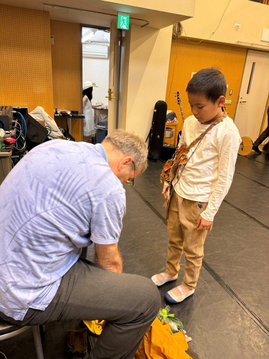 uzumegekizyo's tweet photo. #うずめの平和 まであと9日！本日は秋の勤勉役、松田日菜子さんの稽古場日記。

ーーーーーーーーーー

今日は2幕を中心に稽古をした後、通しを行いました！
転換や演奏、早着替え…みんなあっち行ったりこっち行ったり目が回りそうになりながらも、自分の役割をしっかりこなしていて、 https://t.co/Dv8XM2NUCI