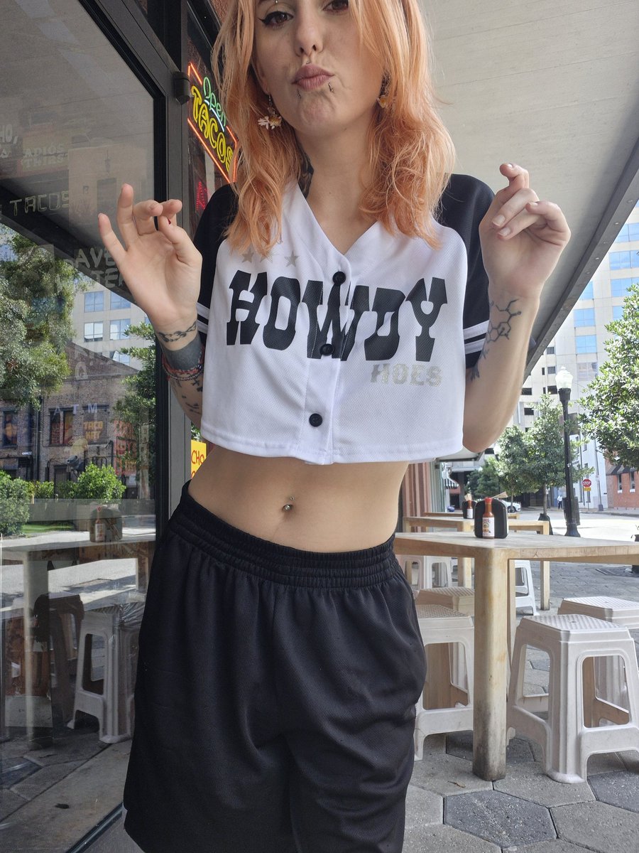 Im cute, now to go make this man nut on my feet  💦