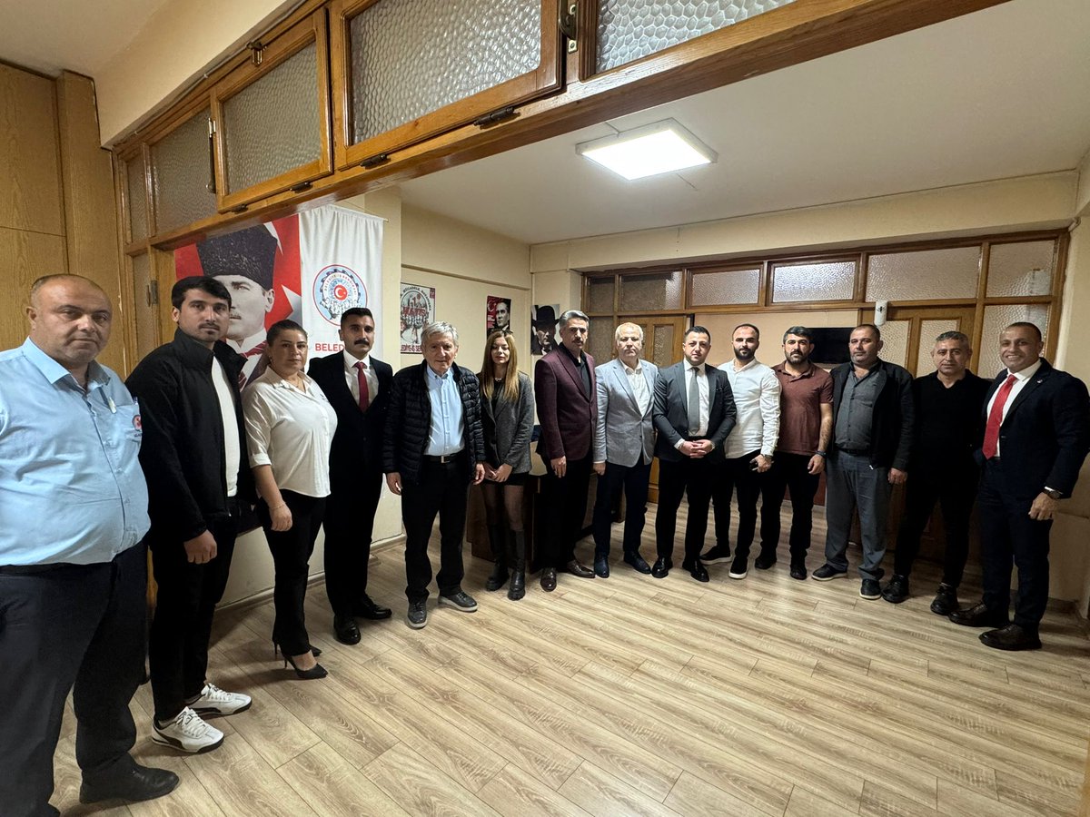 Genel Başkanımız Nihat Yurdakul, Denizli’de üyelerimizle bir araya geldi.

Denizli Şube binamızda gerçekleşen buluşmada, Genel Başkanımız üyelerimizle bir süre sohbet etti ve hatıra fotoğrafı çektirdi.