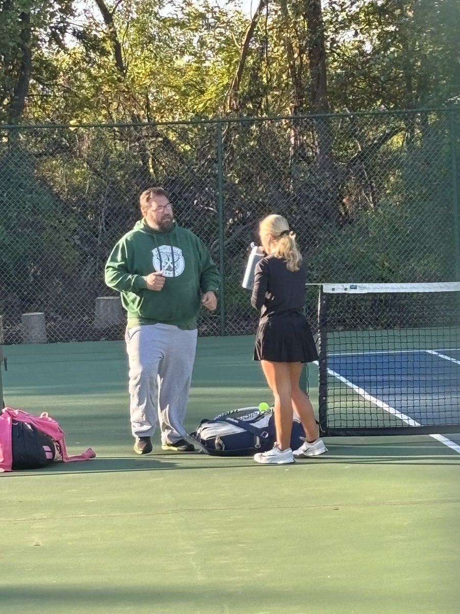 SteelePrincipal's tweet image. Excited to be in Akron this morning watching both @SteeleGTennis District Qualifiers Freshmen Sienna Nagy &amp;amp; Senior Kayla Bussard compete in the OHSAA Tournament!! 
#ProudPrincipal 🎾 🎾