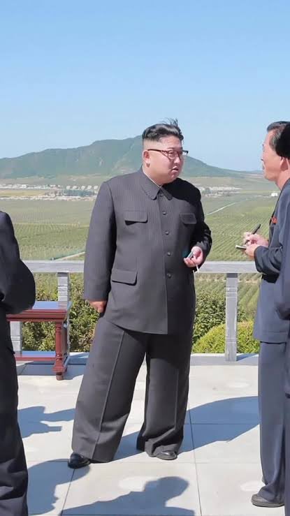 MrModa's tweet image. Kim Jung-Put-that-Shit-Un