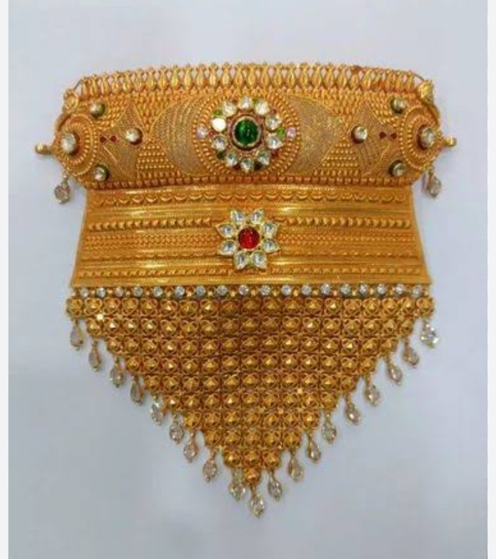 bhinvaraj's tweet photo. दोस्तों आज की मंहगाई के दौर में आसमान छुती किमतो के साथ फैशन के दौर में 
#सोना (147000) रुपए व 
#चांदी (1863) रुपए तौला के हिसाब से
#आभूषण खरीदना जरुरी है क्या ?
    फिर शादीयों को कैसे सस्ता किया जाए।?
  आम आदमी इसके साथ ही कर्जदार होता जा रहा है?
#comment करके बताएं कि क्या करे https://t.co/qjiO6a0x4u