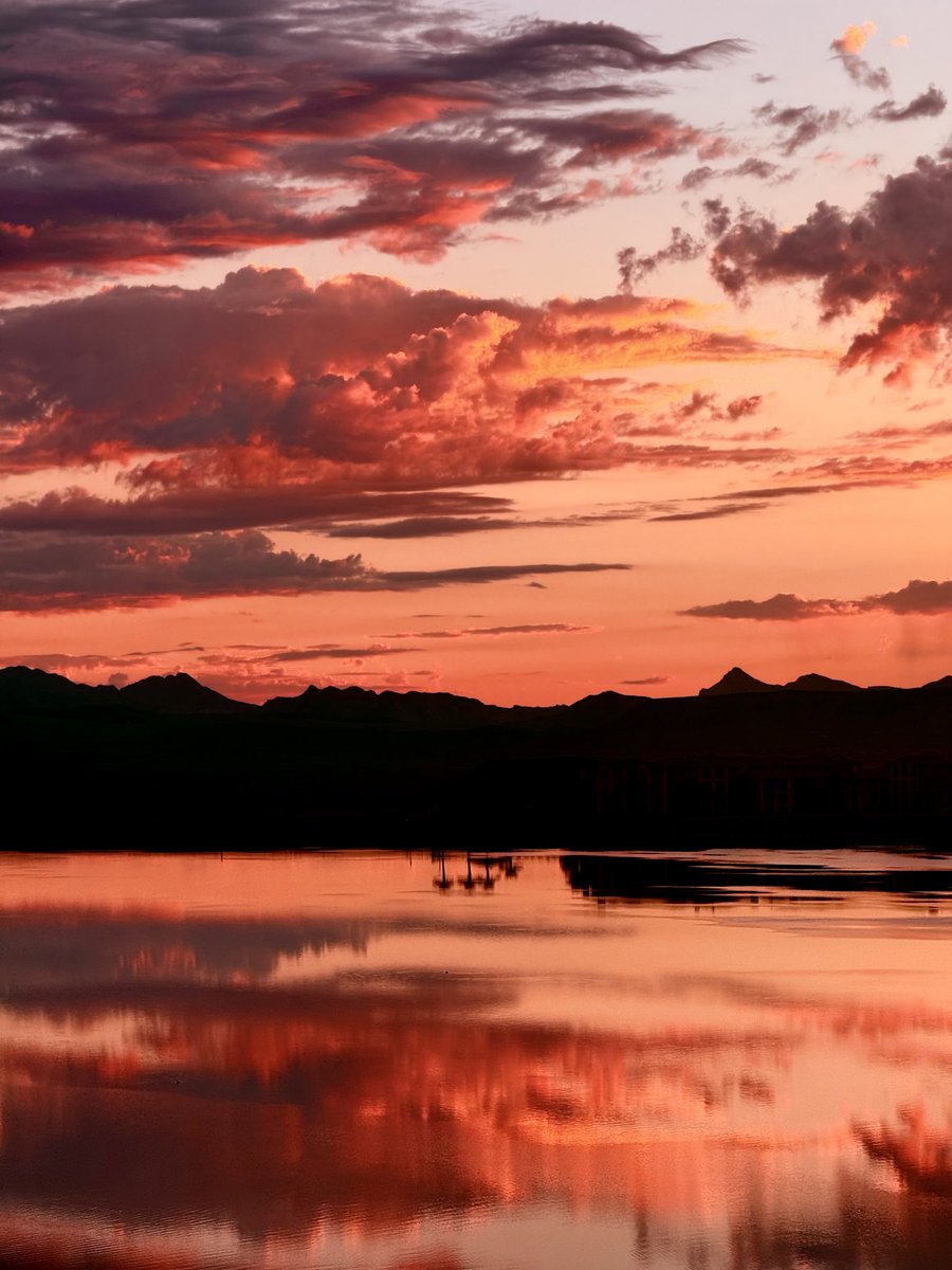 It’s a wrap on React Conf 25, impeccable sunrise vibes to send me home