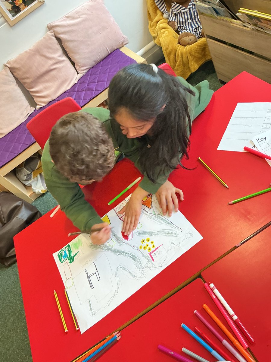 firsprimarysale's tweet image. #Year2Chestnut loved mapping out their towns in preparation for next week’s junk modelling lesson. They were careful to plan where everything went and then created a key to go alongside their map. #teamwork 🗺️📍