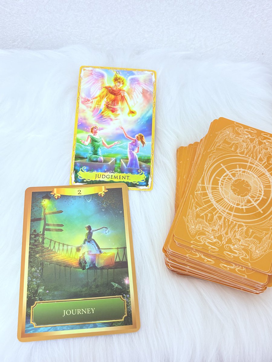 kokoro_oracle's tweet image. 私にとってタロットとは…
オラクルカードとは…？🔮

カードたちに聞いてみた。
そしたら、人生に新しいチャンスを与えるものであり、私自身を甦らせるものであり…。オラクルカードは旅。人生。
私の中にある精神世界への旅なのだ、
と伝わってきました🙏ｱｰﾒﾝ👼

時々タロット達と会話しよっと💫