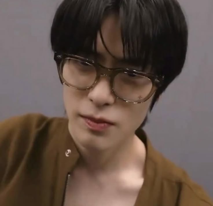 แว่นวีร