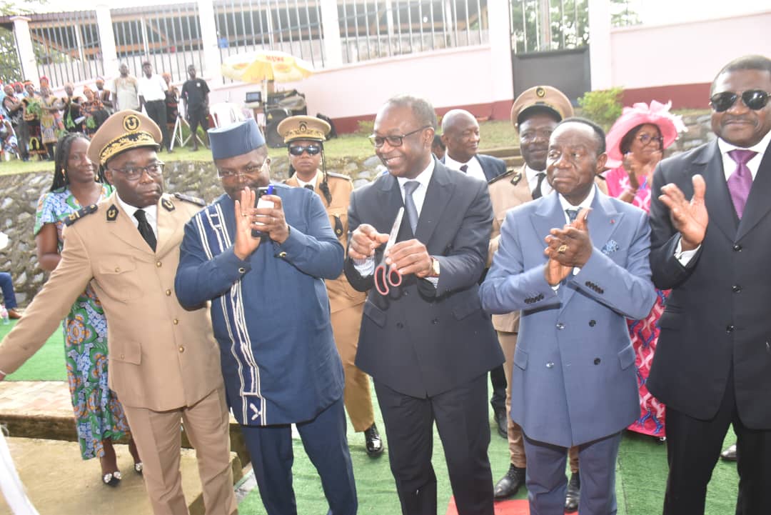 🇨🇲 #MINPMEESA inaugure sa Délégation Départementale à #Edéa !
✅ 2 000 m² au service des #PME, artisans &amp; acteurs de l’économie sociale
🎯 Objectif : proximité &amp; décentralisation réussie
📍 Sanaga-Maritime
💸 210,8M FCFA
#Cameroun #Entrepreneuriat #Développement