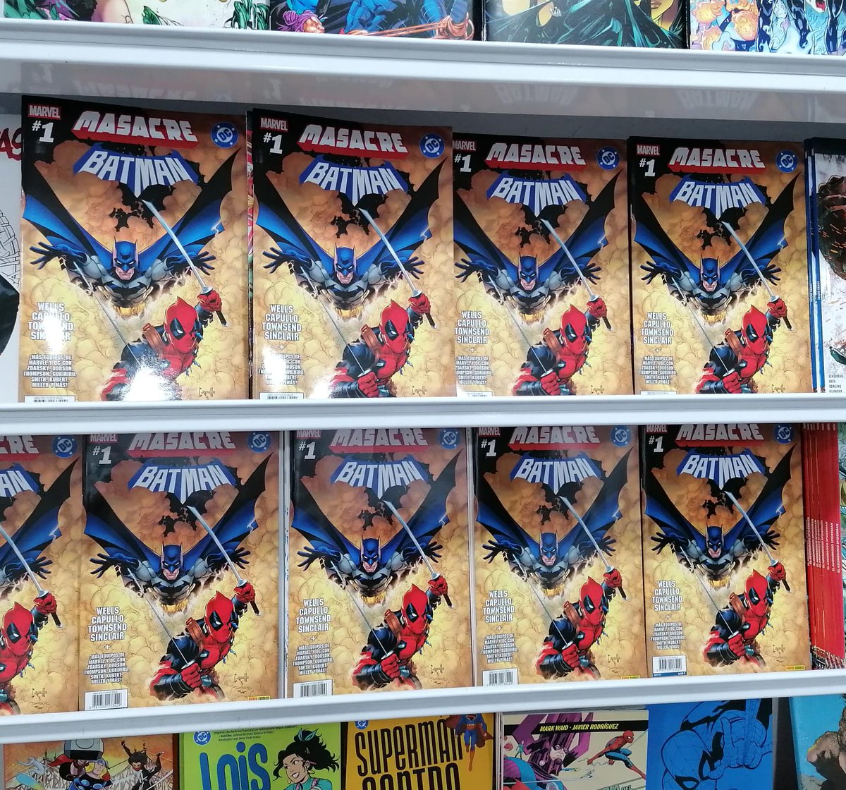 ATOMCOMICS's tweet photo. Todo listo desde la mañana para el evento donde chocan el universo Marvel con el universo DC.
Masacre/Batman (con sus portadas alternativas) ya disponible:
@PaniniComicsEsp #deadpoolbatman #masacreBatman #MarvelVsDC
https://t.co/dktJ2YJEJo https://t.co/jjyEdTN77G