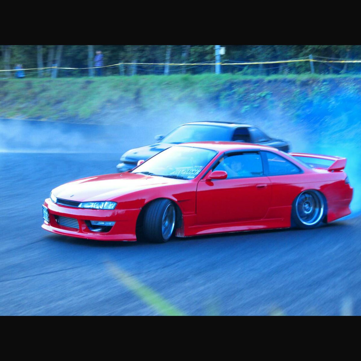 s14_5578's tweet photo. 【固定用】
S14後期（赤→青）※絶賛朽ち果て放置中

S15（黒→灰）に乗ってます

軽などのセカンドカーは持ち合わせておりません。

年甲斐も無くほぼ通年シルビアで会社に出勤しております

塩害等で錆びたら直せば良いのです。
※車屋の友達が（笑）

他力本願すいません https://t.co/6JUfRqpUZQ