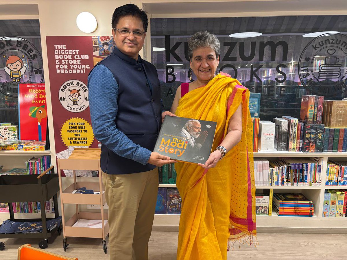 imanishdabhade's tweet photo. @BhavnaTIF & I were delighted to meet the brilliant, indefatigable Mrs @ratan_mrs Ji today evening at @kunzum, GK II, who was kind enough to present her coffee table book #TheModiStory !!!
We had intense discussions on some initiatives we plan to jointly take ahead in months ahead !!! Truly excited at the possibilities 🤩