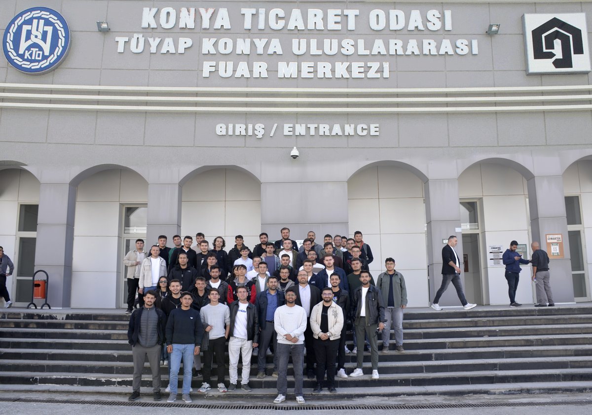 Öğrencilerimiz, TÜYAP Konya Uluslararası Fuar Merkezi’nde gerçekleştirilen, makine sektörünün Anadolu’daki en büyük buluşması olan MAKTEK Konya Fuarı’na katıldı.  Sektörün önde gelen firmalarının yer aldığı fuarda öğrencilerimiz; makine, otomasyon, robotik sistemler ve üretim
