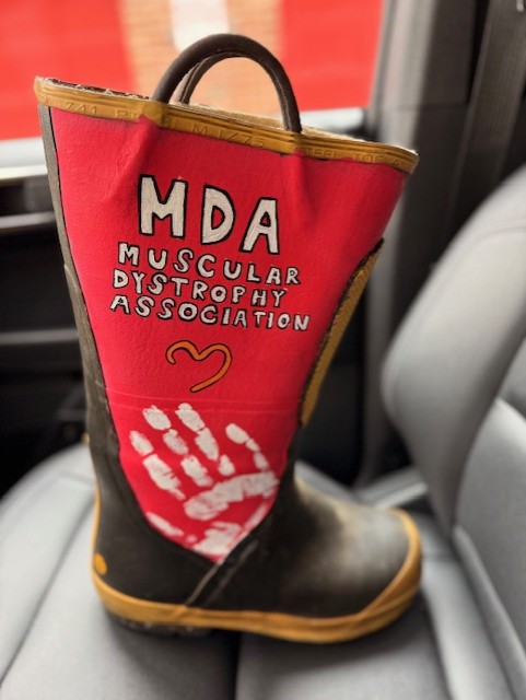 HobokenFire's tweet image. 🥾HFD &amp;amp; @Local1078 raised over $15K for @MDAorg during a #FillTheBoot campaign in @CityofHoboken last month! 
The funds raised, will help those living w/ muscular dystrophy, ALS, &amp;amp; related neuromuscular diseases live longer, more independent lives.
🔗MORE: filltheboot.donordrive.com/teams/20938