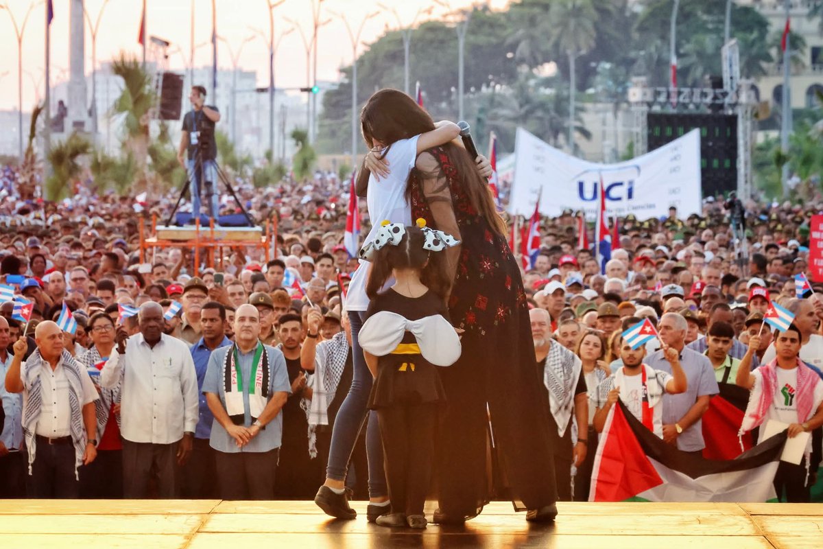 Libertad,  libertad, libertad
 #PalestinaLibre
Ese ha sido el grito de #Cuba🇨🇺 esta mañana en Tribuna Antimperialista
No debería la humanidad tener que aceptar semejante holocausto
#CubaMined condena el horror y la barbarie, denuncia la injusticia y el crimen