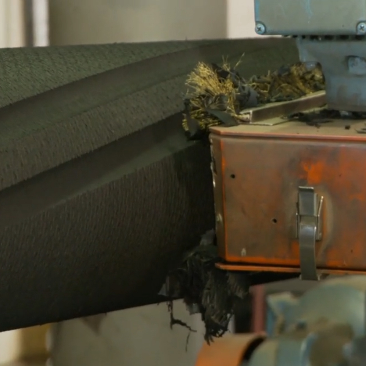 circlecequipmnt's tweet image. Don't let worn conditioner rolls compromise next year's harvest. The off-season is the perfect time to invest in a better-than-new solution that saves you money.

Learn more about hay roll reconditioning: circlecequipment.com/equipment/hay-…

#CircleCEquipment #HayConditioner #Reconditioning