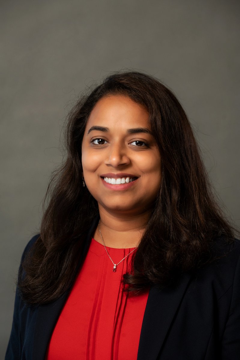 UHEngineering's tweet image. ♻️ Sribala Gorugantu, leader of UH’s REACT Lab, is advancing circularity, using predictive models to improve recycling.
She’s Co-PI on an NSF-backed supercritical CO₂ PET hydrolysis project and teaches in UH Energy’s new micro-credentialing course.
🔗: egr.uh.edu/news/202510/ch…