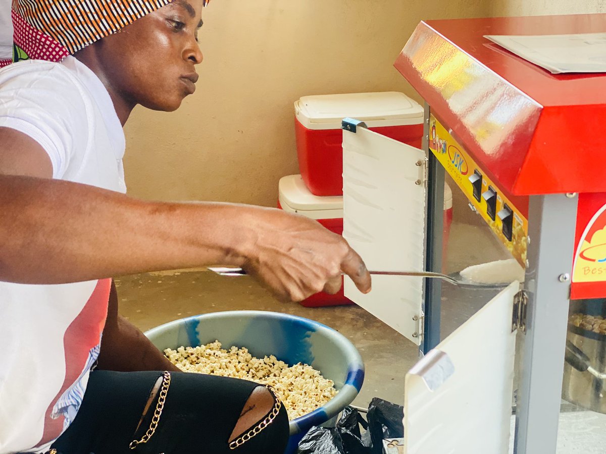 Yesterday, the Terra Tech monitoring team engaged with beneficiaries of the WARED project in Buedu (Kissi Tongi Chiefdom) and Dia (Kissi Kama Chiefdom), Kailahun district. 

During the visit, the team held inspiring discussions with community members who shared powerful