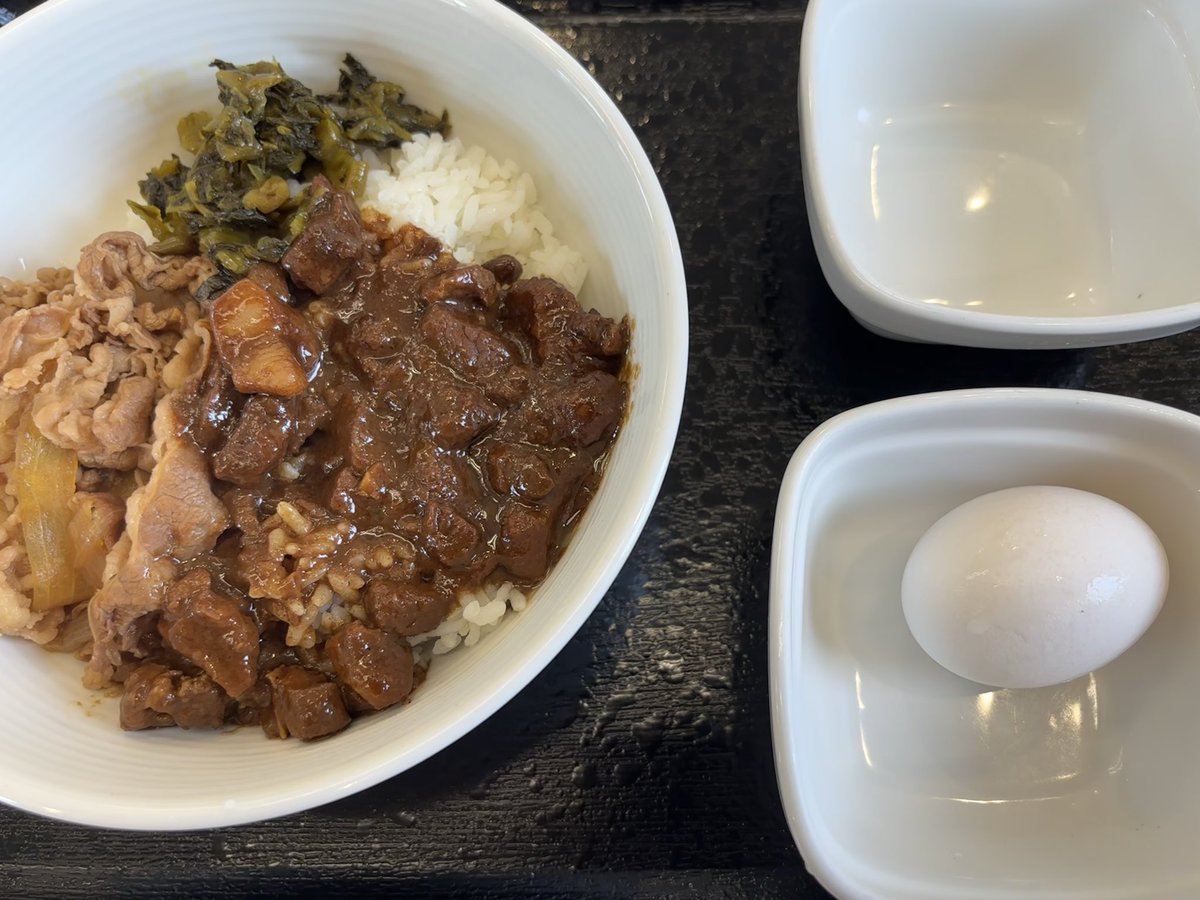 gomanattogoma's tweet image. 吉野家の牛魯肉飯（ルーローハン）を
食べてきたべ！独特な香りとスパイスー🙃

#飯テロ #吉野家