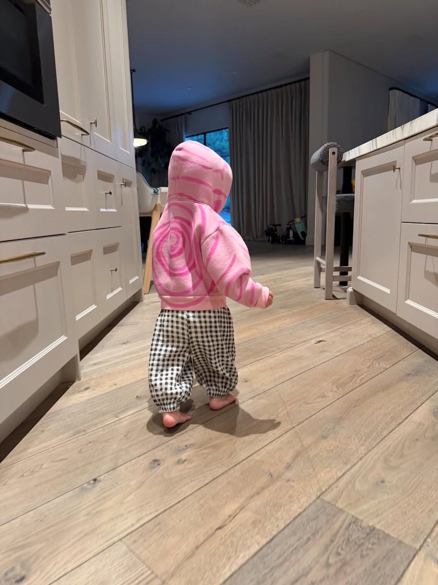 biebernovidade's tweet image. 🚨O TAMANHO! Justin Bieber postou fotos do Jack Blues Bieber.