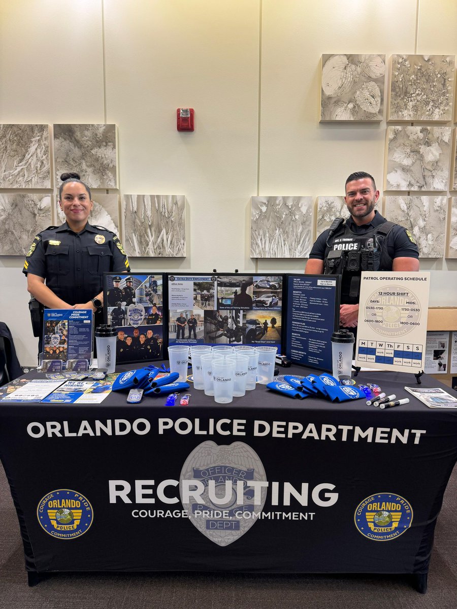 OrlandoPolice's tweet image. 👮♂️ The Orlando Police Recruiting Team traveled to Brooklyn Park, Minnesota for the 33rd Annual Law Enforcement Career Fair!
This event brought together agencies from across the country to connect with future officers and share what it means to serve our community.