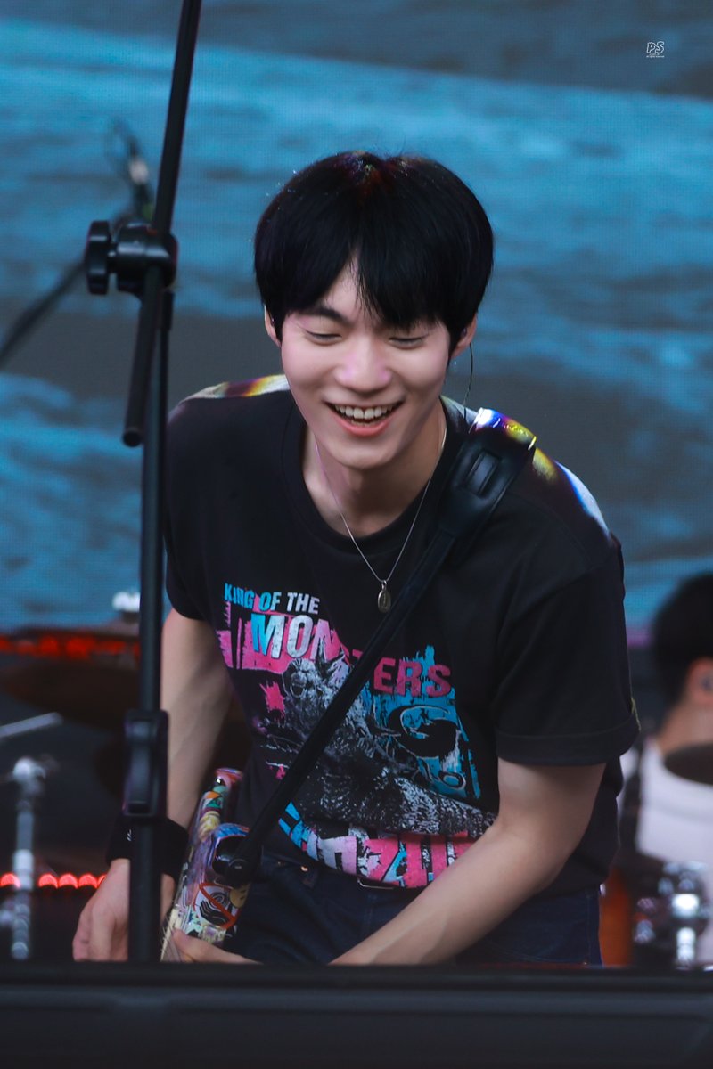 250906 HQ
아트 포레스트 페스티벌

#KACHISAN #까치산 #한태인