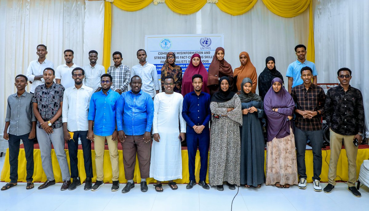 GALJA2023's tweet photo. Dhusamareeb, 09 Oct 2025 – A 3-day training on countering disinformation and fact-checking concluded today, benefiting 25 journalists from across #Galmudug.
The workshop, supported by @UNTMIS_, aimed to strengthen media integrity, transparency &amp; public trust.
#Somalia https://t.co/10TfoSotRr