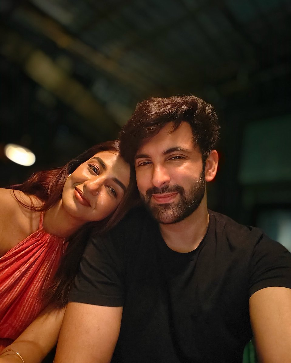 indiaforums's tweet image. Nandish Sandhu announces his engagement and introduces his fiancée to fans, Wishing the couple a lifetime of love and happiness as they embark on this new journey together. ❤️
.
.
.
#IF #IndiaForums #NandishSandhu #enggagement #TellyBuzz #TellyStar @nandishsandhu