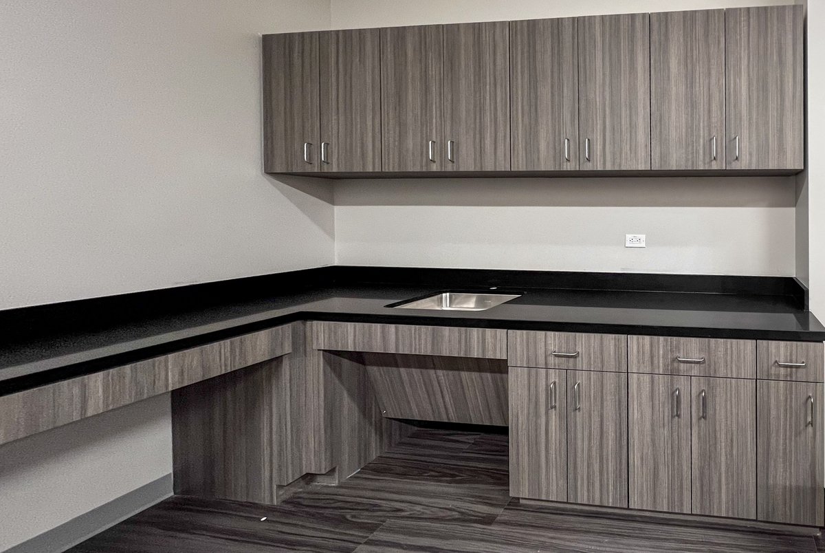 2rmillwork's tweet image. Future nurses are learning in style. 👩‍⚕️💙

Proud of our work at the WGU Clinical Learning and Simulation Center in Houston — where precision meets purpose (and top-notch millwork 😉).

#2RMillwork #WGU #HoustonDesign #HealthcareDesign #Craftsmanshi