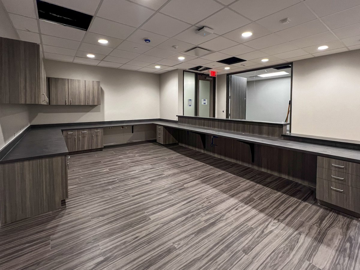 2rmillwork's tweet image. Future nurses are learning in style. 👩‍⚕️💙

Proud of our work at the WGU Clinical Learning and Simulation Center in Houston — where precision meets purpose (and top-notch millwork 😉).

#2RMillwork #WGU #HoustonDesign #HealthcareDesign #Craftsmanshi