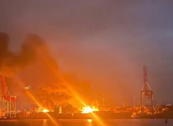 VerumReports's tweet photo. The Ukrainian port in Chornomorsk was also hit by Russian Geran drones. https://t.co/5rlTgfsrHg
