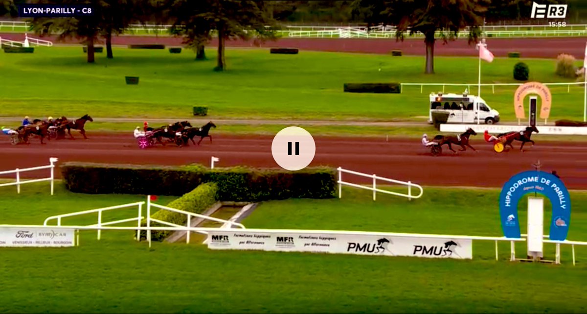 Bravo Pierre Vercruysse , <a href="/Courant/">jayward jay</a> och skötare Erik till segern med Iznogoud Am i Lyon🇫🇷 letrot.com/courses/2025-1…