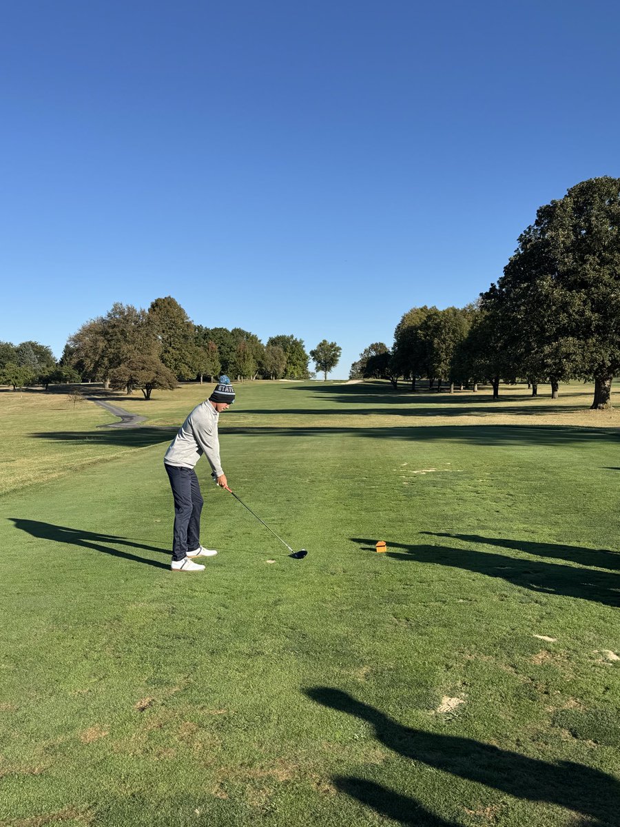 Hello old friend! Bit chilly this morning but happy to be playing today.