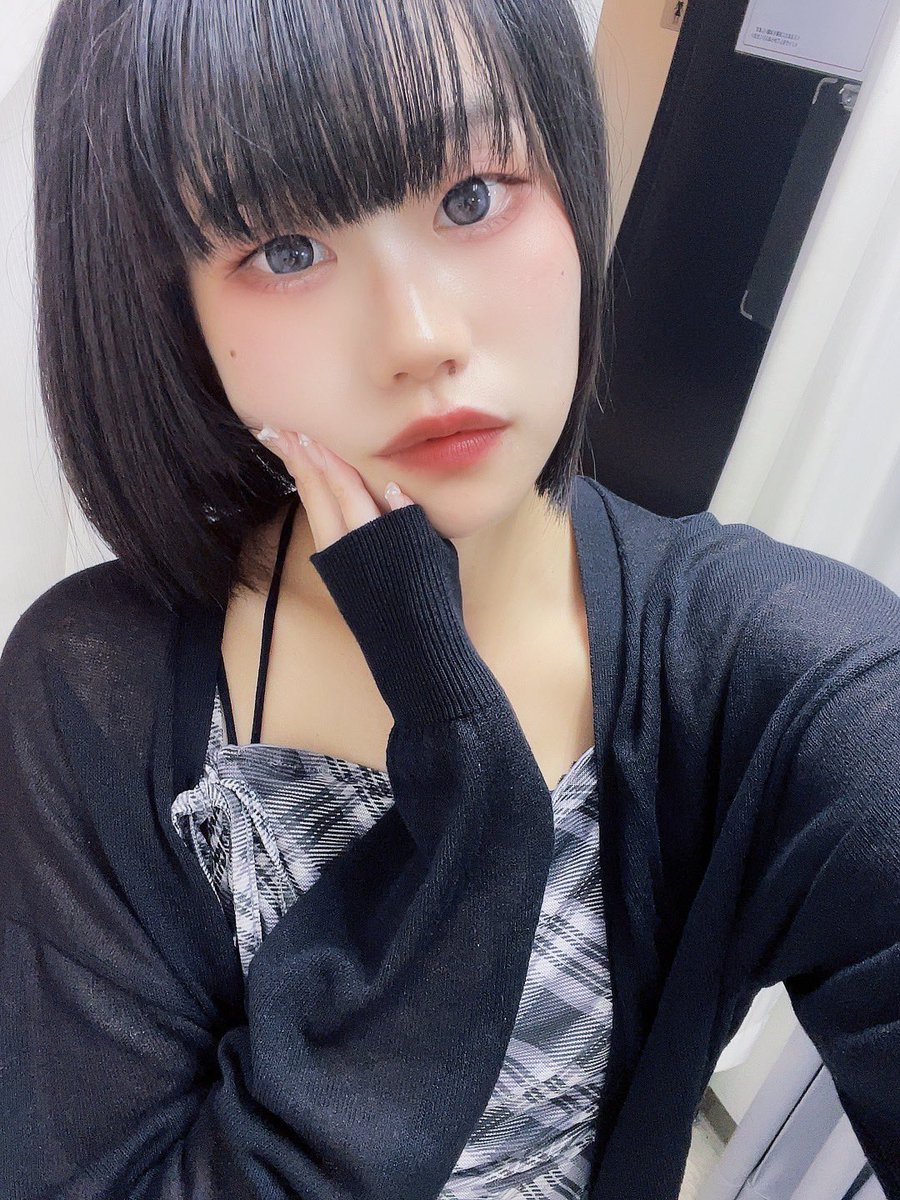 _moe__pp's tweet image. 【もえぴー初の生電話☎️💕】
日付:10/29(水)
時間:1枠10分
※事前にSkyPhone(スカイフォン)アプリをインストールしてください!
リアルタイムで声聞けるの初めてだからドキドキ🤭気軽にお話して楽しも〜💕
《📌予約開始:10/10(金)23:00〜》
🎫 gpproject.base.shop/items/121205116
