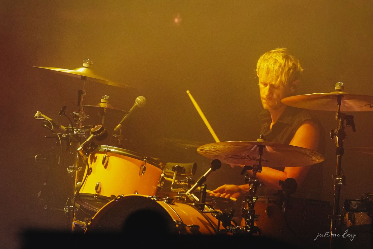 justonedayanon's tweet image. #Muse #DominicHoward   

250927 MUSE LIVE IN KOREA
