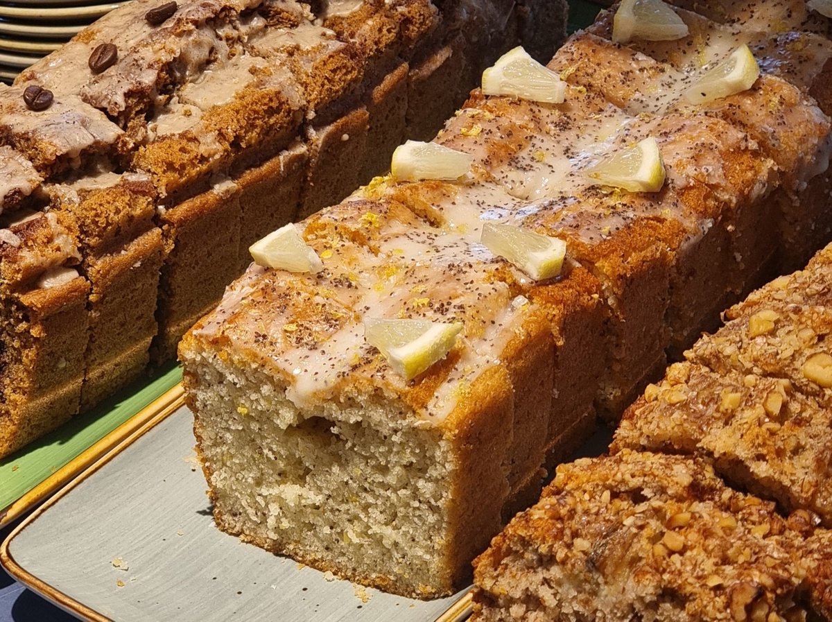 tiiyamisu's tweet photo. work got some new loaf cakes .. going ninja mode and getting them asap https://t.co/j3MFW95QB2