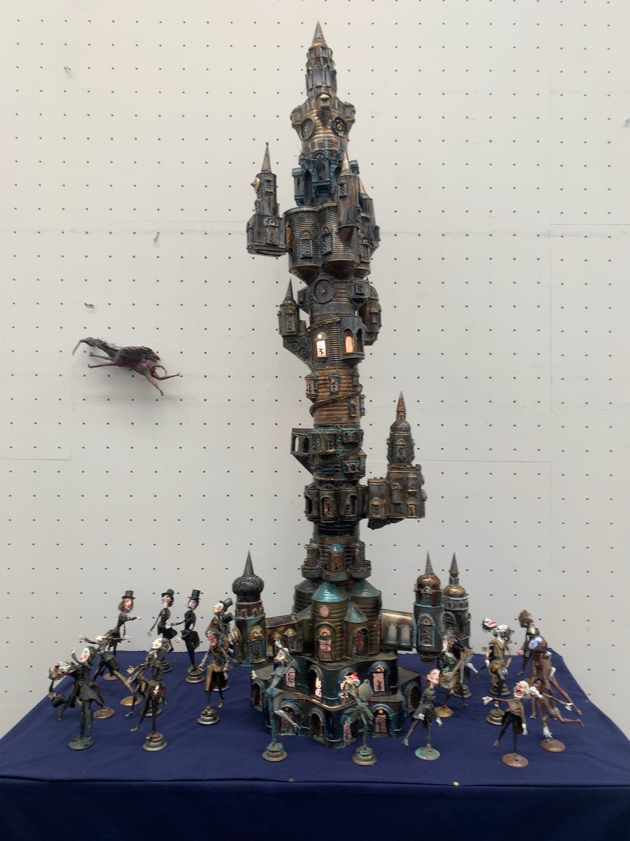 東京展
東京都美術館

田代りえ子さんとくれば大きな動物！巳年も有り♾️の様な形と縁起が良い感じ…大胆な描き方が良い☺️
塩沢かれんさんは大作が2点。光を辿って見入ると本当に美しい場所に入り込んだ様で心地よい✨
絵本、コミックアート、立体、CG…公募展の中でもファンタジーな感じで楽しい✨