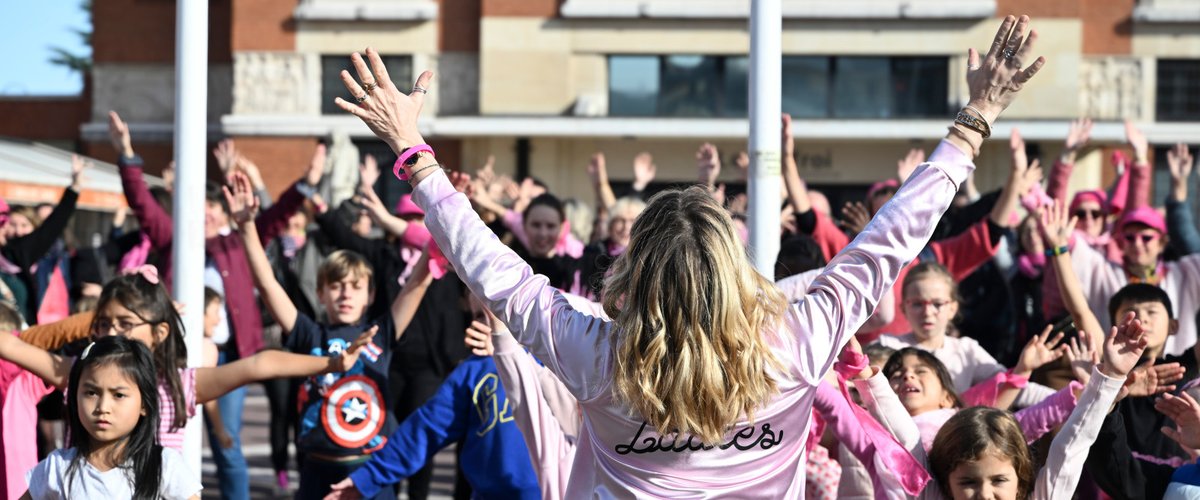 🕺 Flashmob 📽 projections et 🩷 ventes solidaires, tout le programme de cette fin de semaine pour octobre rose avec l'association Le Papillon - Ville En Rose  : ville-montrouge.fr/.../494-la-vil…