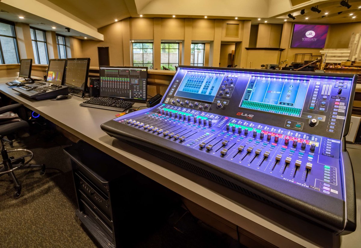 FordAudioVideo's tweet image. Where Worship Meets Livestreaming 🎥

Ford AV equipped Westgate Memorial Baptist Church with a livestream setup, including a broadcast suite, audio network, and PTZ cameras. 

Explore the full project: fordav.com/projects/westg…

#Livestreaming #HouseOfWorship #WorshipTech
